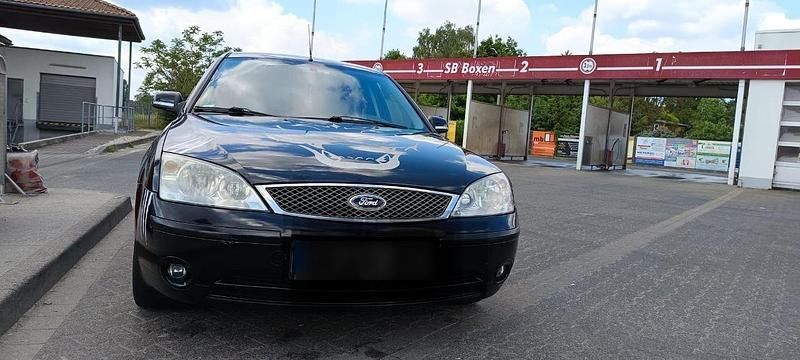 Usata Ford Mondeo 2001 Nero Utilitaria