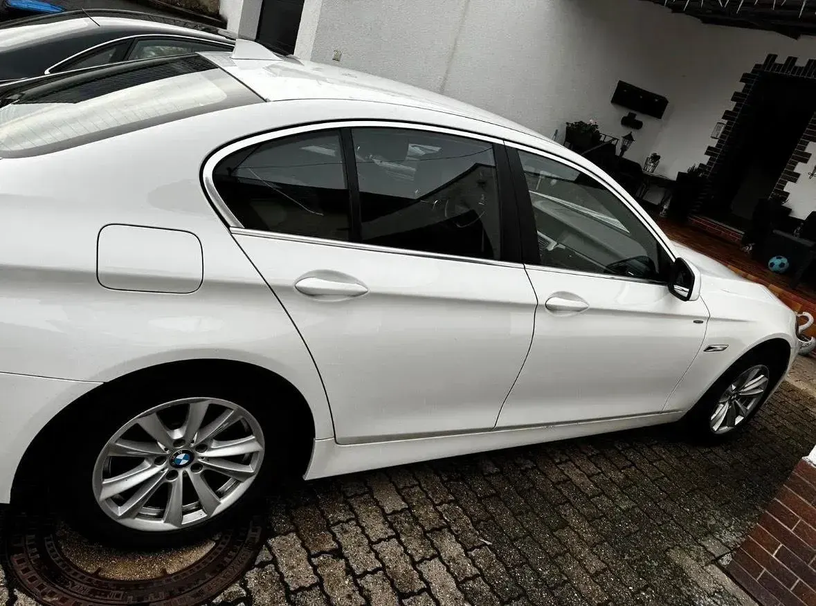 Gebraucht BMW 520 184 PS (135 kW) 2012 Beige Limousine