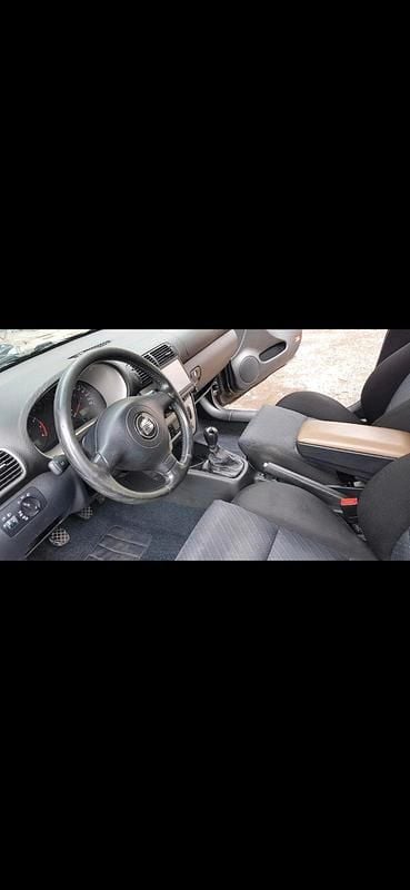 Second-hand Seat Toledo 105 CP (77 kW) 2004 Negru Berlinǎ