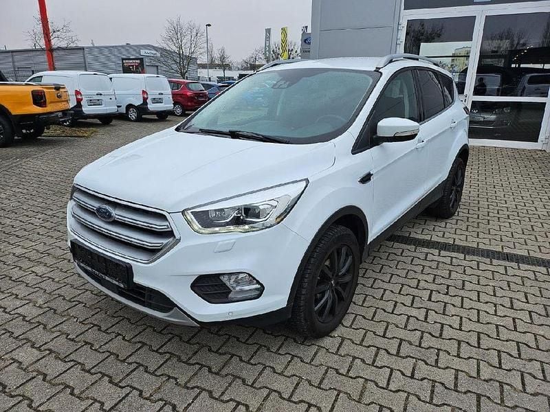 Frostweiß Gebraucht 2018 Ford Kuga Titanium SUV | 14.990 € (Fairer Preis) - Bild 1/4