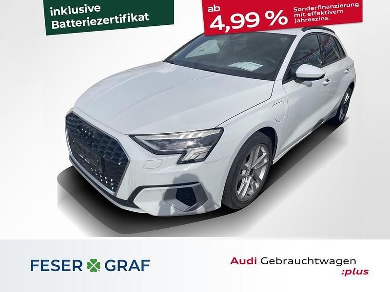 Weiß Gebraucht 2021 Audi A3 Sportback e-tron Advanced Limousine | 22.990 € (Fairer Preis) - Bild 1/4