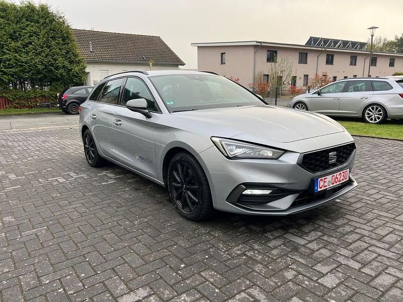 Gebraucht Seat Leon FR 150 PS (110 kW) 2022 Silber Limousine