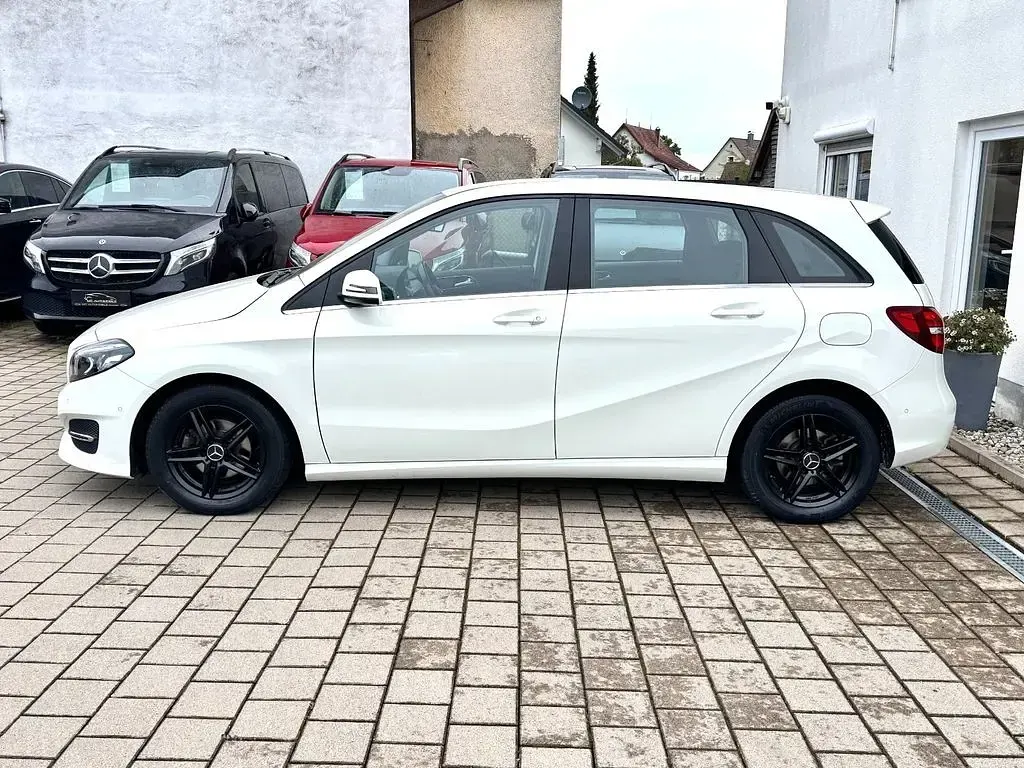 Gebraucht Mercedes B180 Style 109 PS (80 kW) 2017 Weiß Kleinwagen