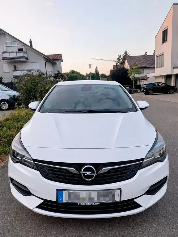 Gebraucht Opel Astra Edition 110 PS (80 kW) 2020 Weiß Limousine