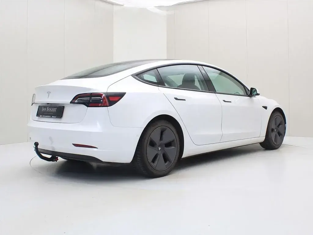 Gebraucht Tesla Model 3 Standard Range 225 kW (306 PS) 2021 Weiß Limousine