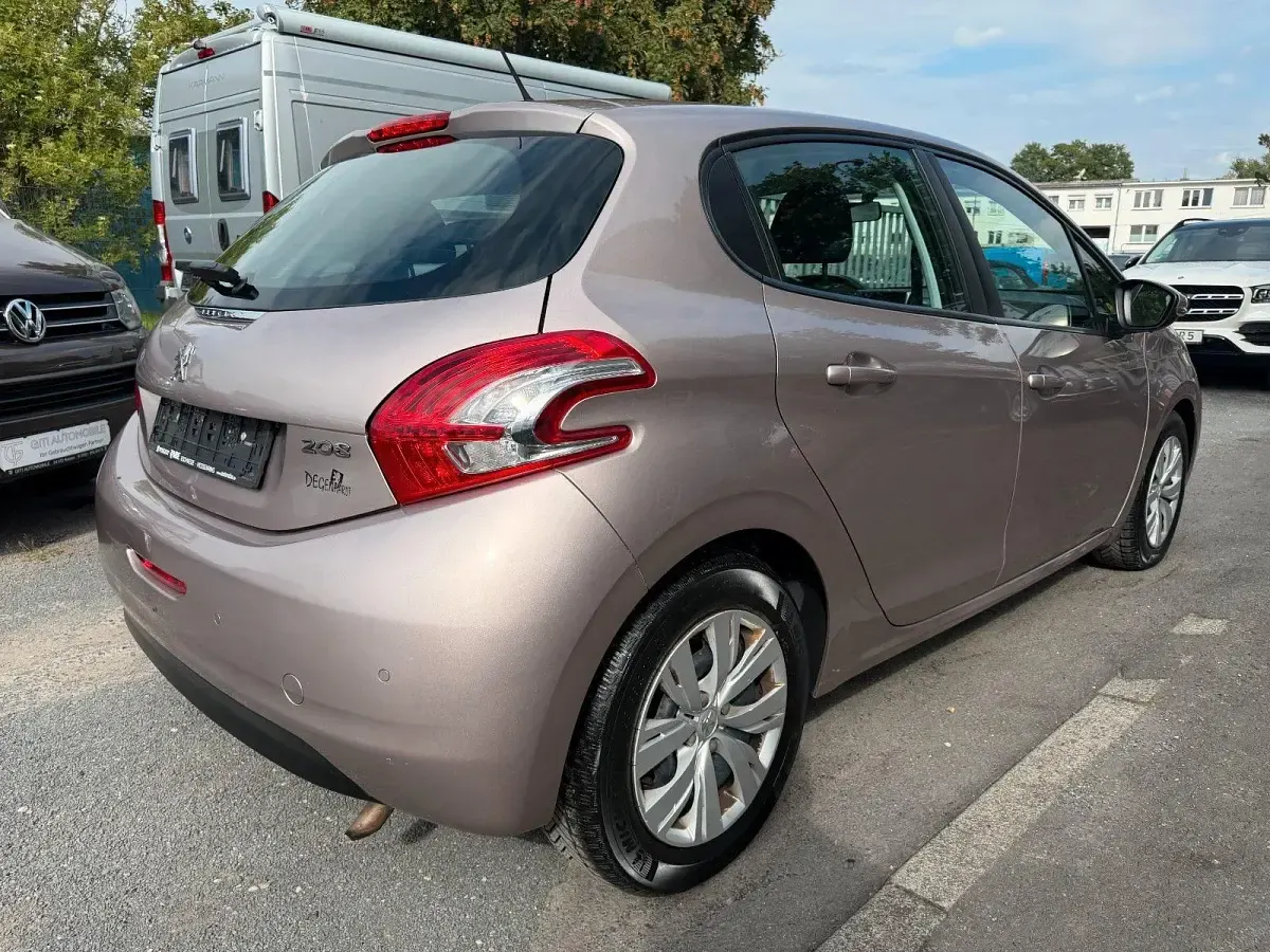 Gebraucht Peugeot 208 Active 95 PS (69 kW) 2012 Grau Kleinwagen