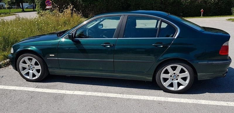 Grün Gebraucht 1999 BMW 320 Sport Line Limousine | 3.740 € (Guter Preis) - Bild 1/4