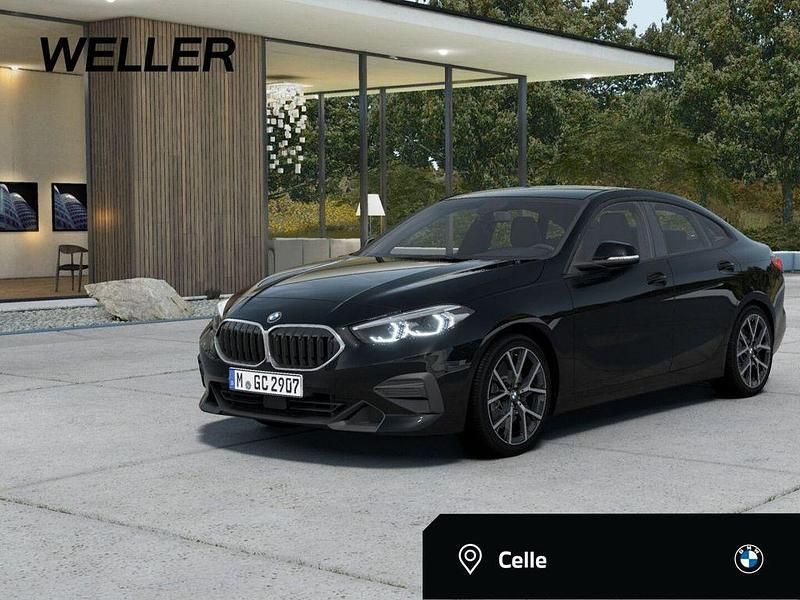 Black sapphire (schwarz) Gebraucht 2021 BMW 220 M Sport Limousine | 28.950 € (Fairer Preis) - Bild 1/4