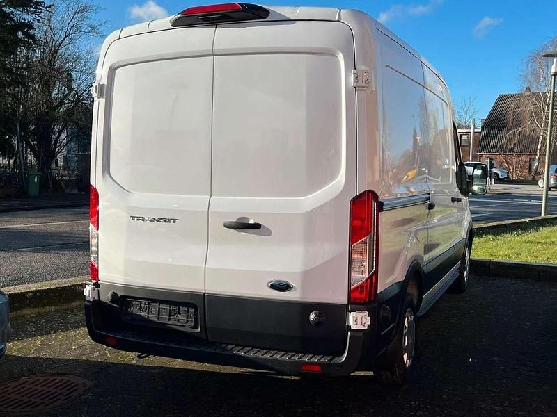 Gebraucht Ford Transit Trend 105 PS (77 kW) 2024 Weiß Van / Kleinbus