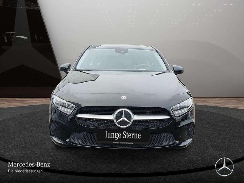 Gebraucht Mercedes A250 Advanced 160 PS (117 kW) 2021 Schwarz Limousine