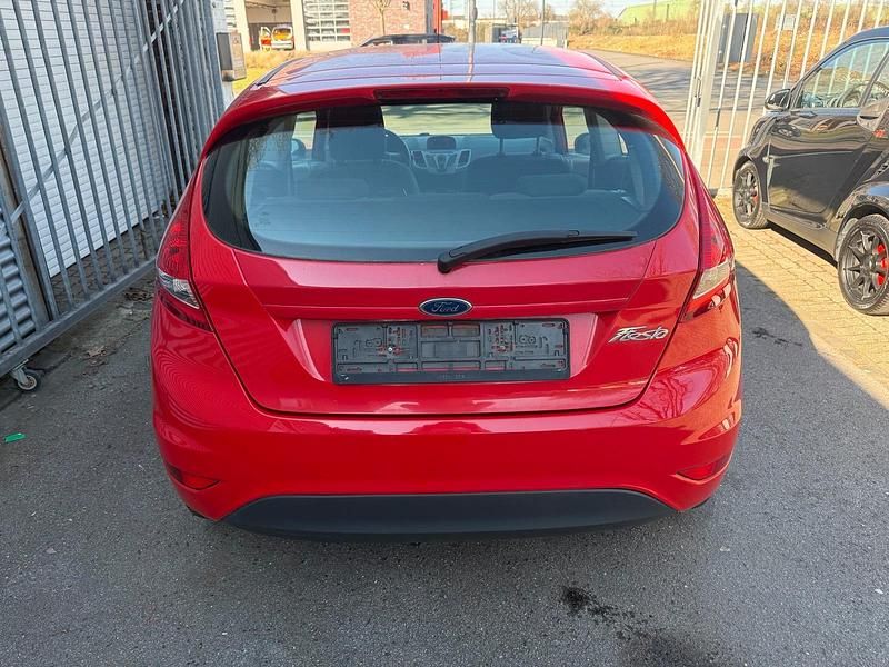 Gebraucht Ford Fiesta 82 PS (60 kW) 2009 Rot Kleinwagen