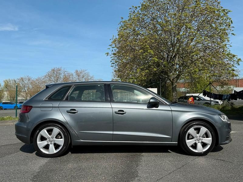 Gebraucht Audi A3 Sportback 122 PS (89 kW) 2013 Grau Kleinwagen