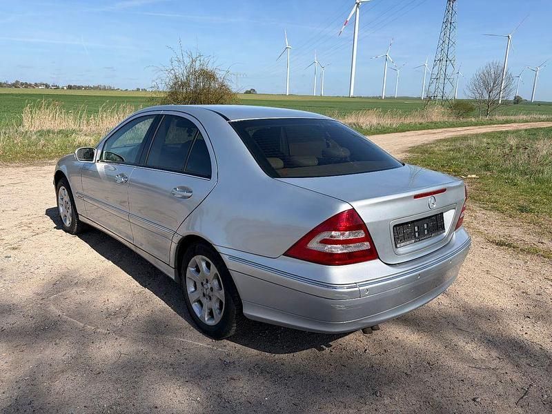 Gebraucht Mercedes C200 Elegance 163 PS (119 kW) 2005 Silber Limousine