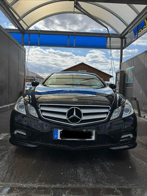 Gebraucht Mercedes E250 AMG 204 PS (150 kW) 2009 Schwarz Coupé