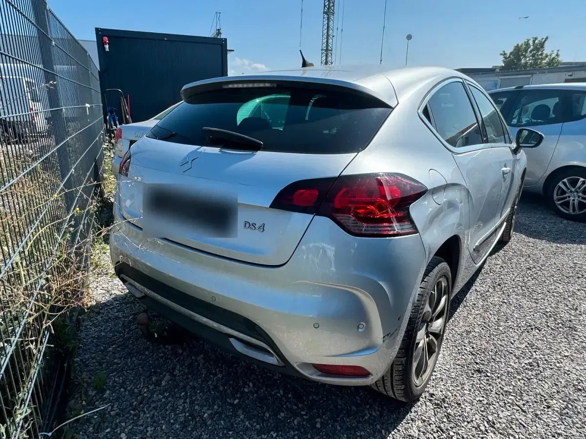 Gebraucht Citroën DS4 181 PS (133 kW) 2015 Silber Kleinwagen