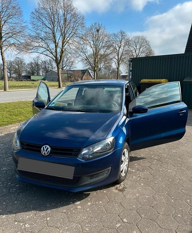 Gebraucht VW Polo 60 PS (44 kW) 2011 Blau Kleinwagen
