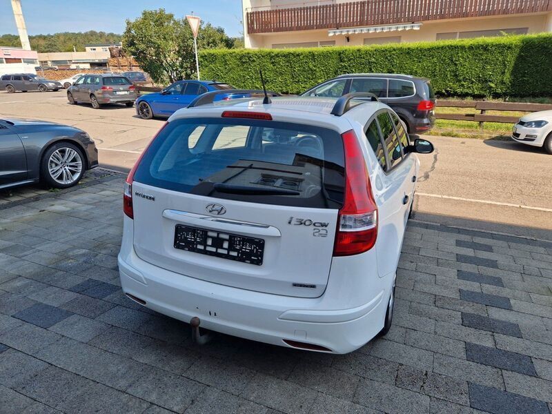 Gebraucht Hyundai i30 Classic 90 PS (66 kW) 2012 Weiß Kombi
