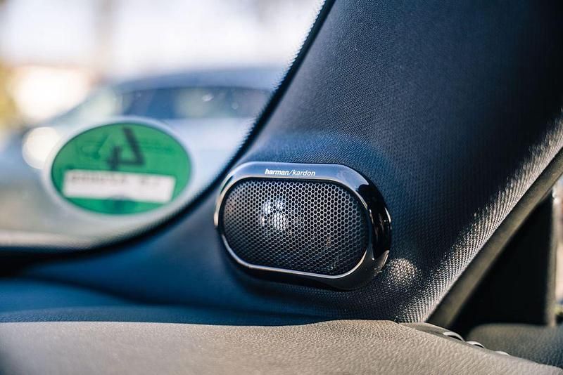 Gebraucht Mini John Cooper Works 231 PS (169 kW) 2022 Weiß Kleinwagen