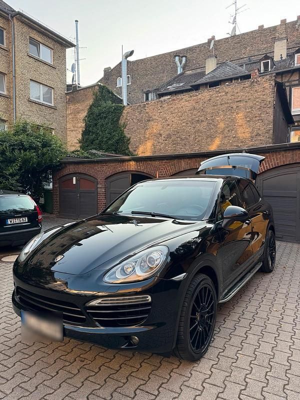 Schwarz Gebraucht 2011 Porsche Cayenne SUV | 20.500 € (Etwas zu teuer) - Bild 1/4
