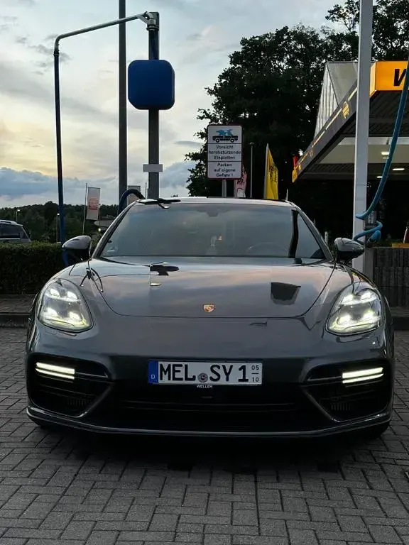 Gebraucht Porsche Panamera Turbo 549 PS (403 kW) 2017 Grau Kleinwagen