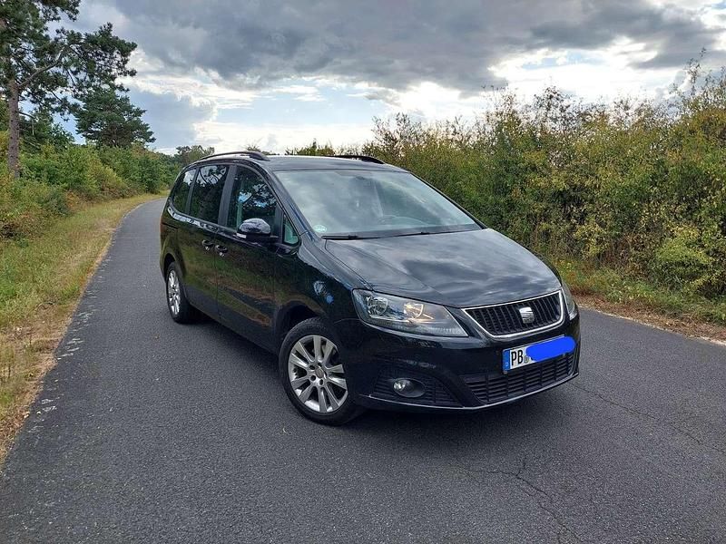 Schwarz Gebraucht 2013 Seat Alhambra Ecomotive Van / Kleinbus | 12.900 € (Fairer Preis) - Bild 1/4