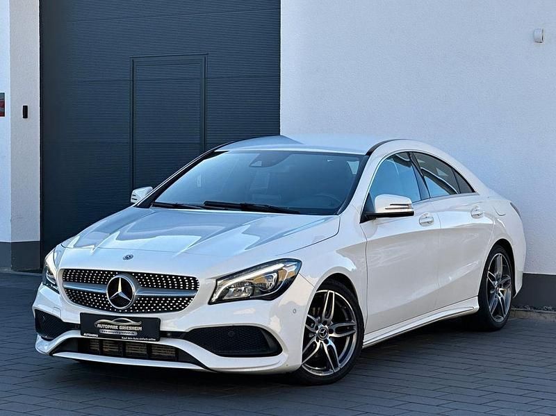 Weiß Gebraucht 2018 Mercedes CLA180 AMG line Limousine | 21.900 € (Teuer) - Bild 1/4