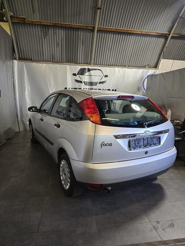 Usata Ford Focus 101 CV (74 kW) 1999 Argento Berlina