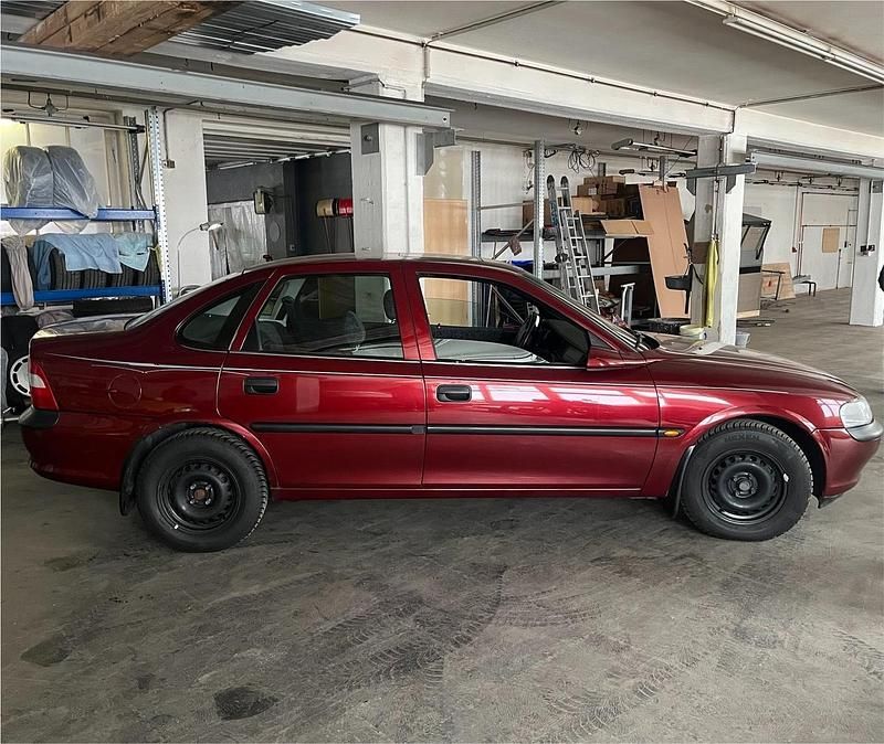 Gebraucht Opel Vectra 75 PS (55 kW) 1996 Rot Limousine