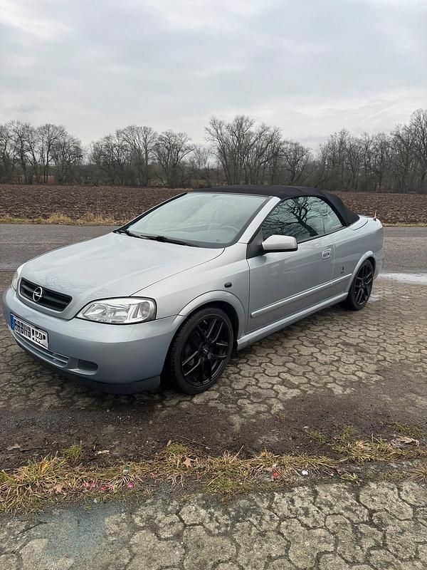 Gebraucht Opel Astra Cabriolet 101 PS (74 kW) 2001 Silber Cabrio