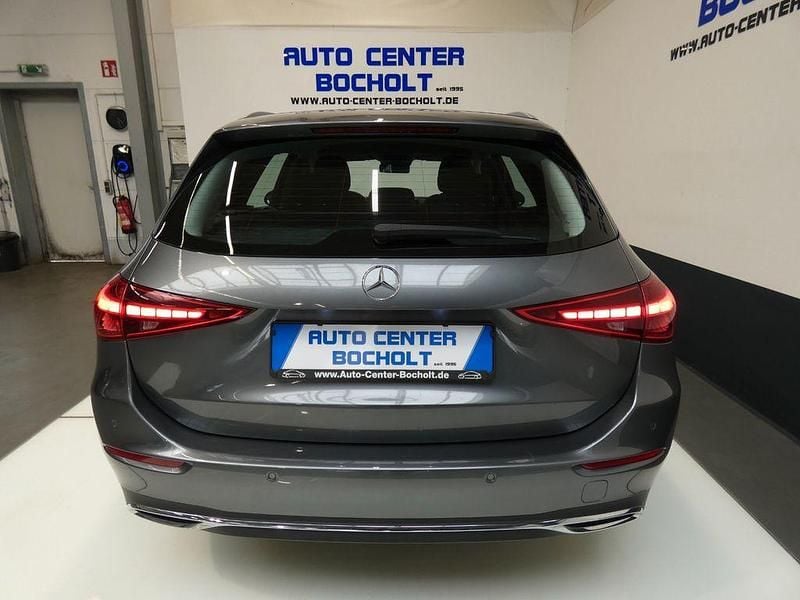 Gebraucht Mercedes C220 Avantgarde 200 PS (147 kW) 2022 Grau Limousine