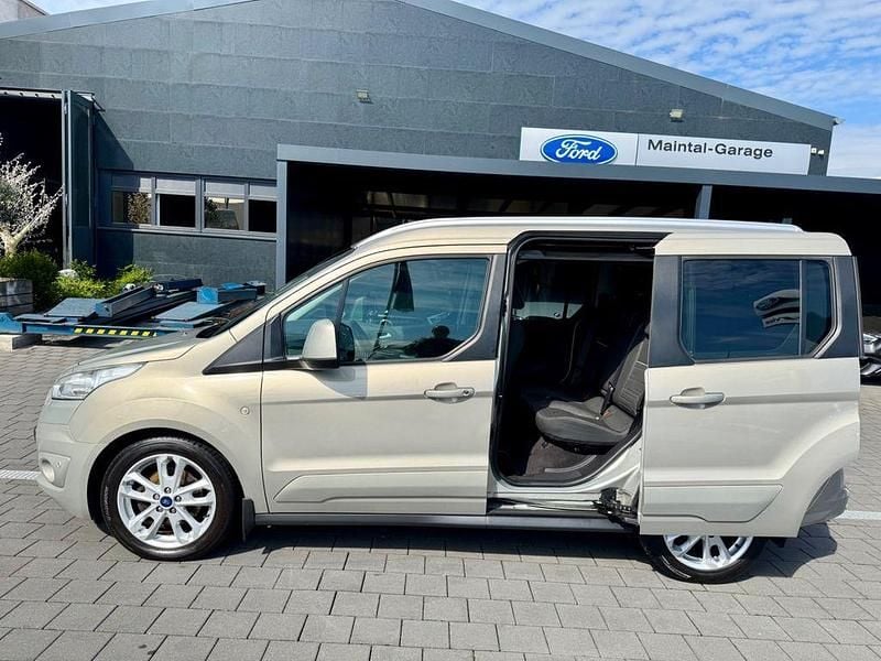 Gebraucht Ford Tourneo Connect Titanium 101 PS (74 kW) 2015 Grau Van / Kleinbus