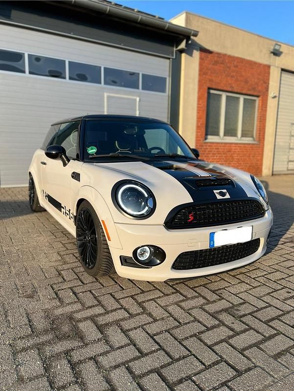 Grau Gebraucht 2010 Mini Cooper S Kleinwagen | 6.499 € (Fairer Preis) - Bild 1/4