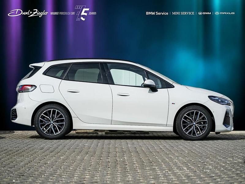 Gebraucht BMW 220 Active Tourer M Sport 170 PS (125 kW) 2025 Alpinweiss uni Van / Kleinbus
