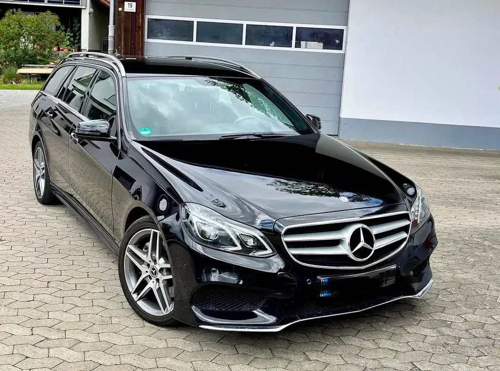 Gebraucht Mercedes E350 258 PS (189 kW) 2015 Schwarz Limousine