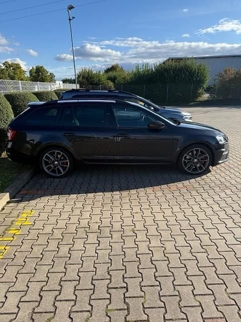 Schwarz Gebraucht 2019 Skoda Octavia RS Kombi | 16.000 € (Superpreis) - Bild 1/4
