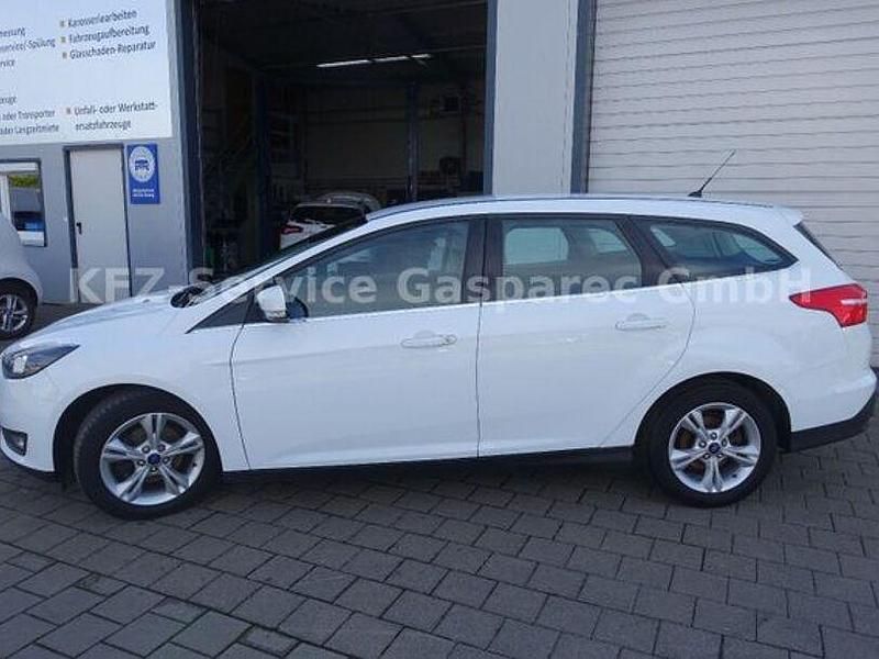Gebraucht Ford Focus Titanium 125 PS (91 kW) 2016 Weiß Kombi