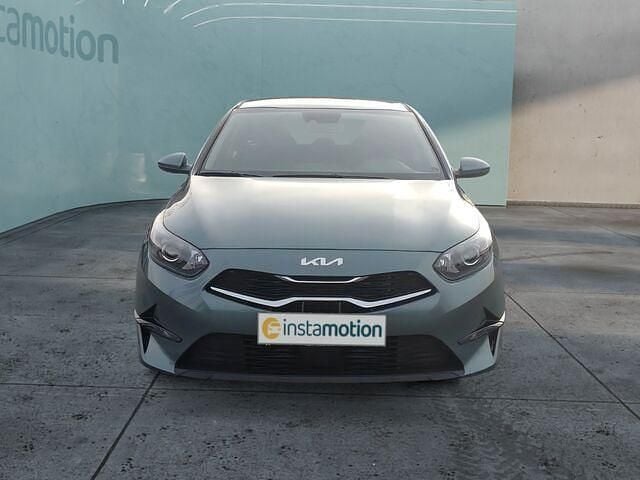 Gebraucht Kia Ceed Comfort 140 PS (102 kW) 2024 Grau Kleinwagen