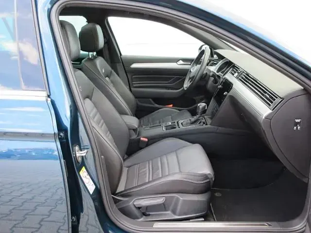 Gebraucht VW Passat Business 200 PS (147 kW) 2021 Blau Kombi