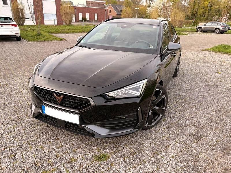 Second-hand Cupra Leon VZ 310 CP (228 kW) 2023 Negru Berlinǎ