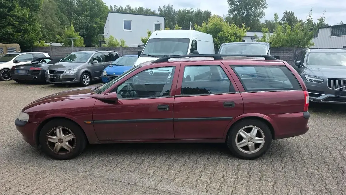 Gebraucht Opel Vectra 101 PS (74 kW) 1998 Violet Kombi