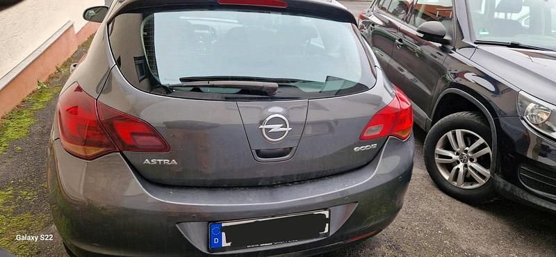 Gebraucht Opel Astra 80 PS (58 kW) 2011 Grau Kleinwagen