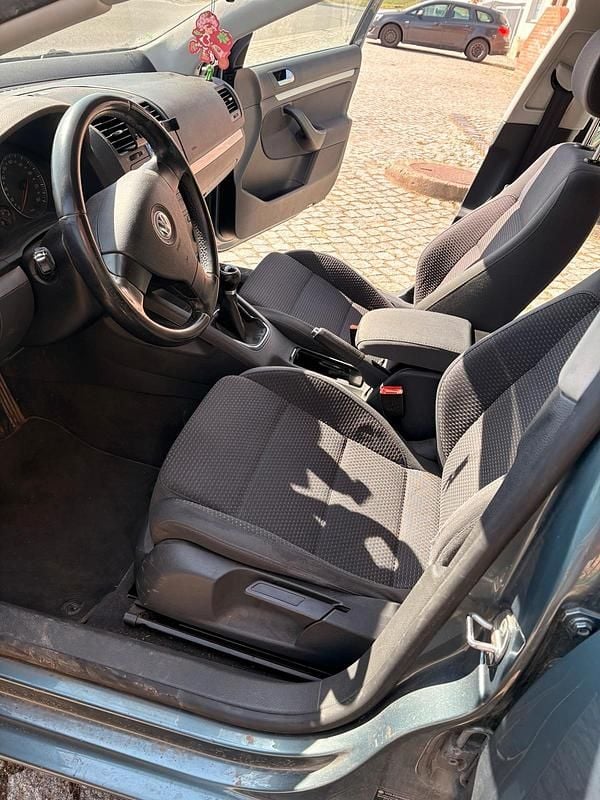 Brugt VW Jetta Comfortline 140 HK (102 kW) 2006 Grå Sedan