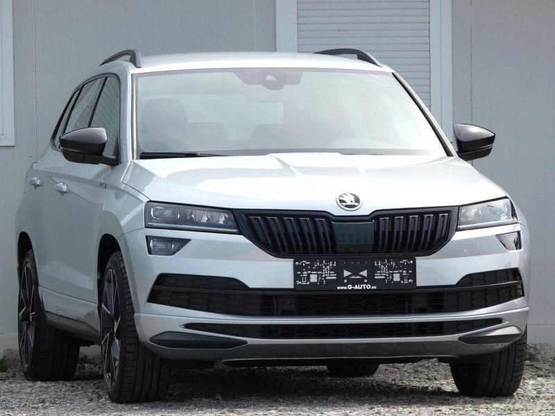 Silber Gebraucht 2020 Skoda Karoq SportLine SUV | 25.490 € (Etwas zu teuer) - Bild 1/4
