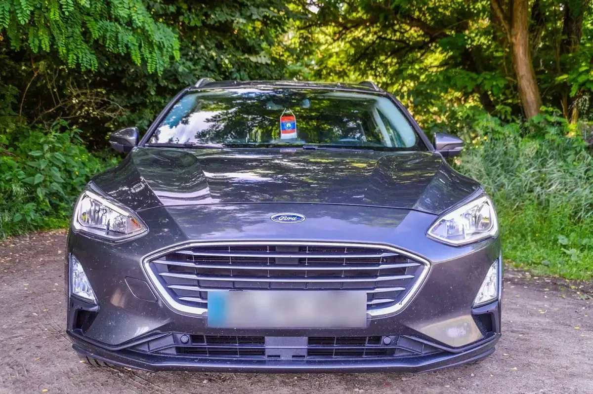 Gebraucht Ford Focus 120 PS (88 kW) 2018 Grau Kombi