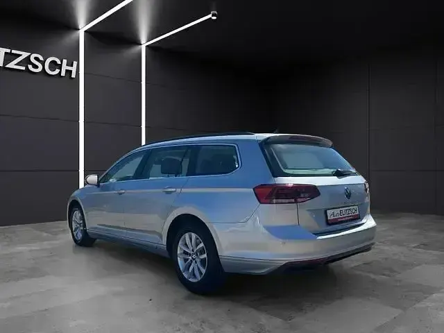Gebraucht VW Passat Business 150 PS (110 kW) 2022 Scale silver metallic Kombi