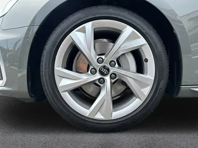 Gebraucht Audi A4 S-Line 204 PS (150 kW) 2023 Chronosgrau metallic Kombi