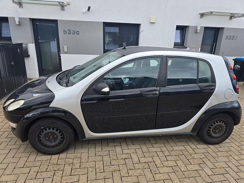 Second-hand Smart ForFour Pulse 75 CP (55 kW) 2005 Negru Hatchback