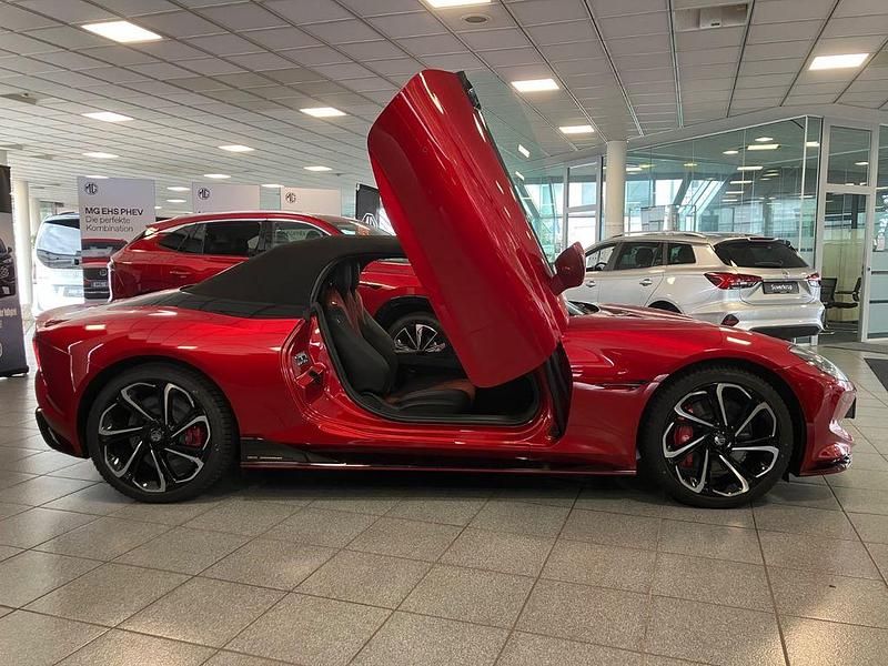 Gebraucht MG Cyberster 375 kW (510 PS) 2025 Rot Cabrio