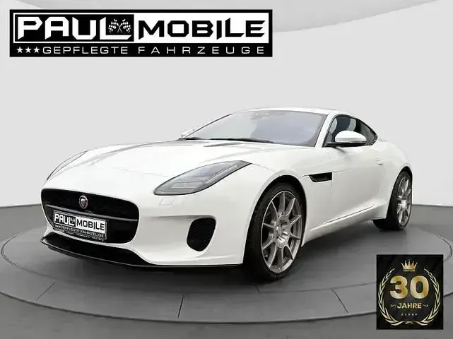 Używany Jaguar F-Type R 300 KM (220 kW) 2017 Biały Coupe