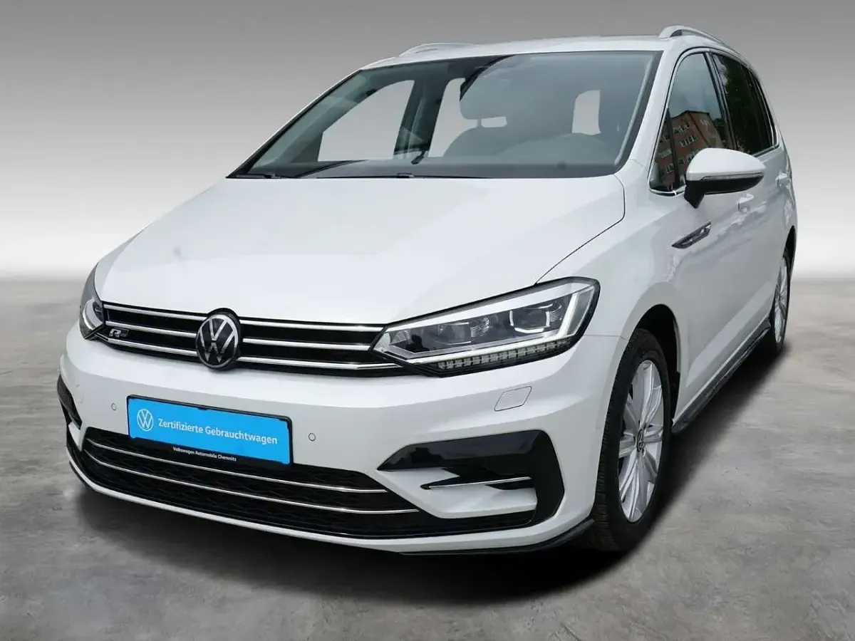 Gebraucht VW Touran Highline 150 PS (110 kW) 2025 Weiß Van / Kleinbus
